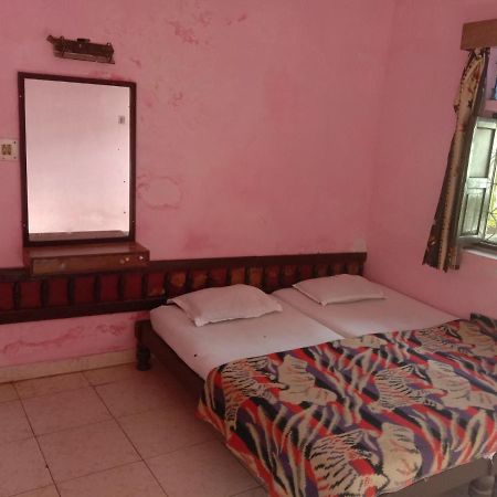 Hotel Yogi Lodge Khajuraho Ngoại thất bức ảnh