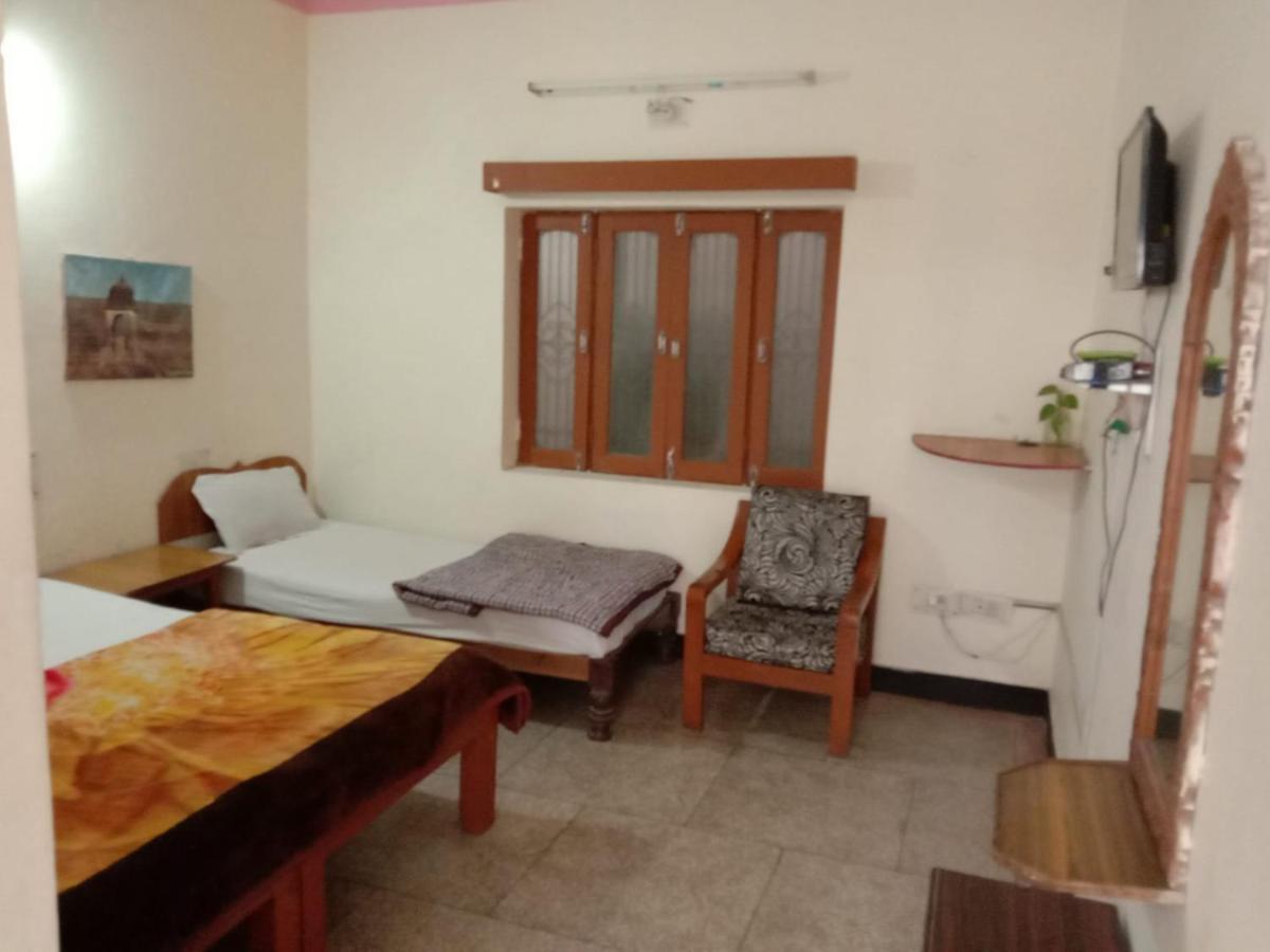 Hotel Yogi Lodge Khajuraho Ngoại thất bức ảnh