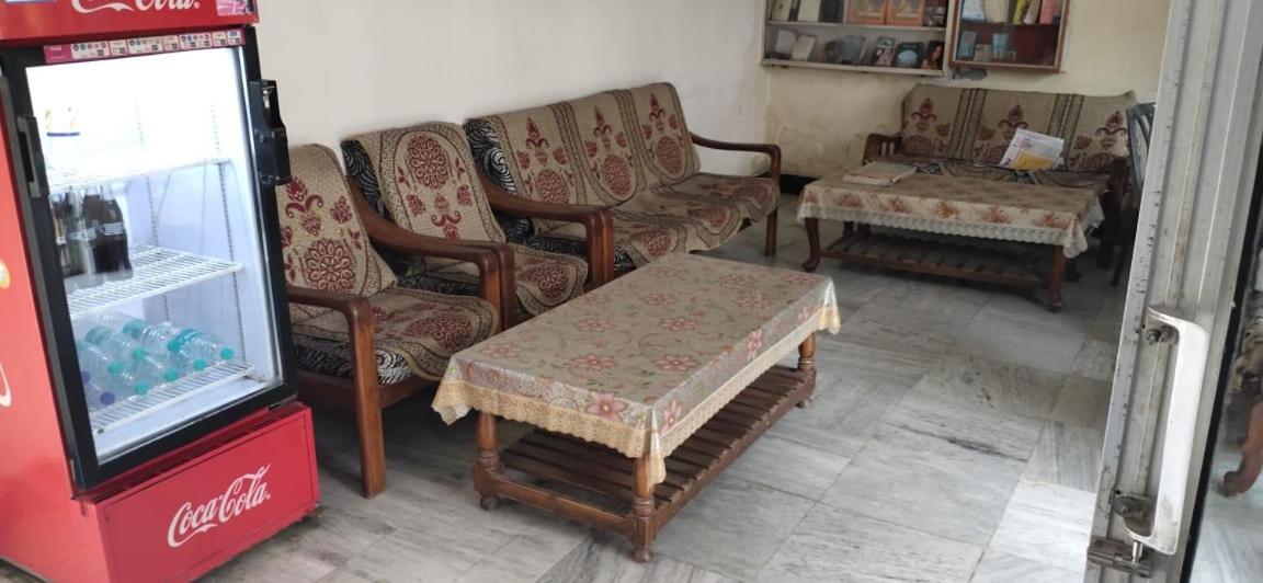 Hotel Yogi Lodge Khajuraho Ngoại thất bức ảnh