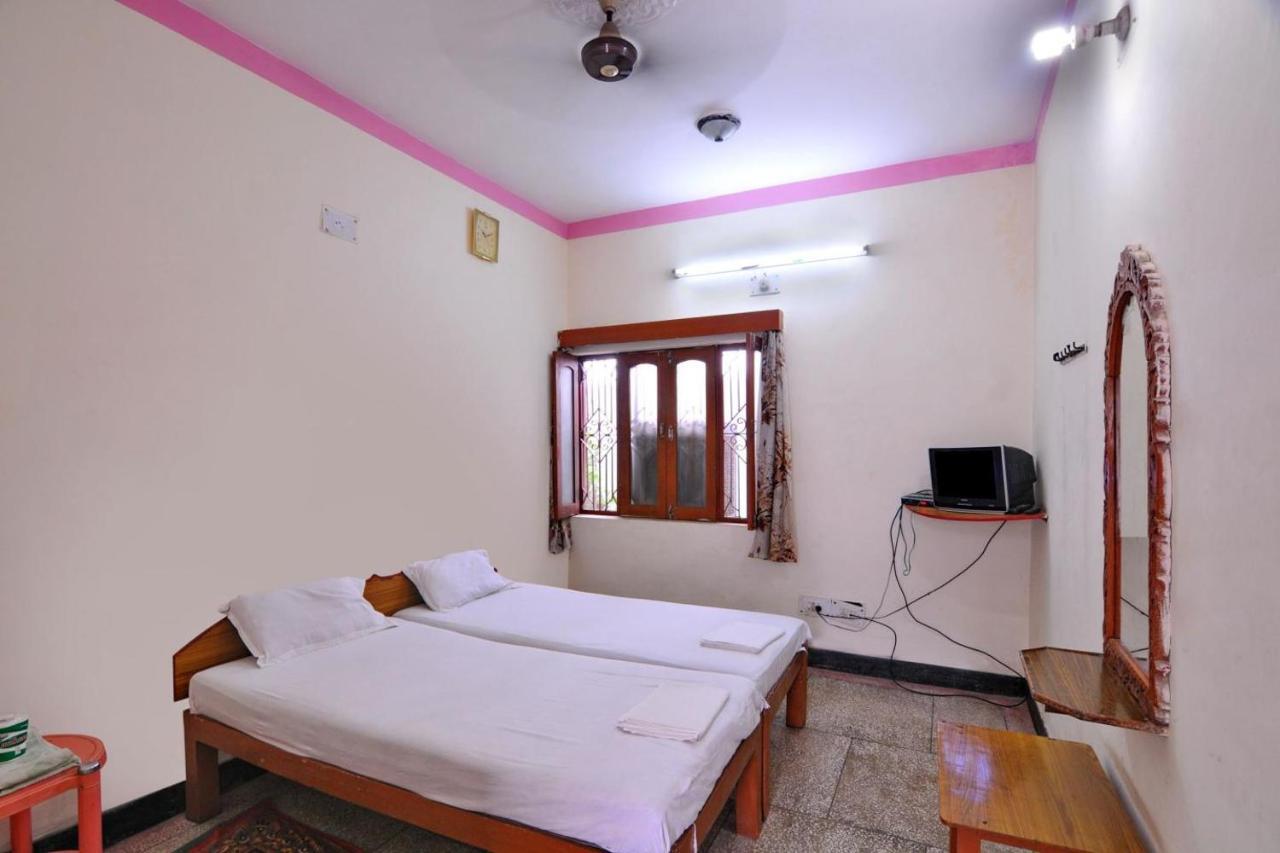 Hotel Yogi Lodge Khajuraho Ngoại thất bức ảnh