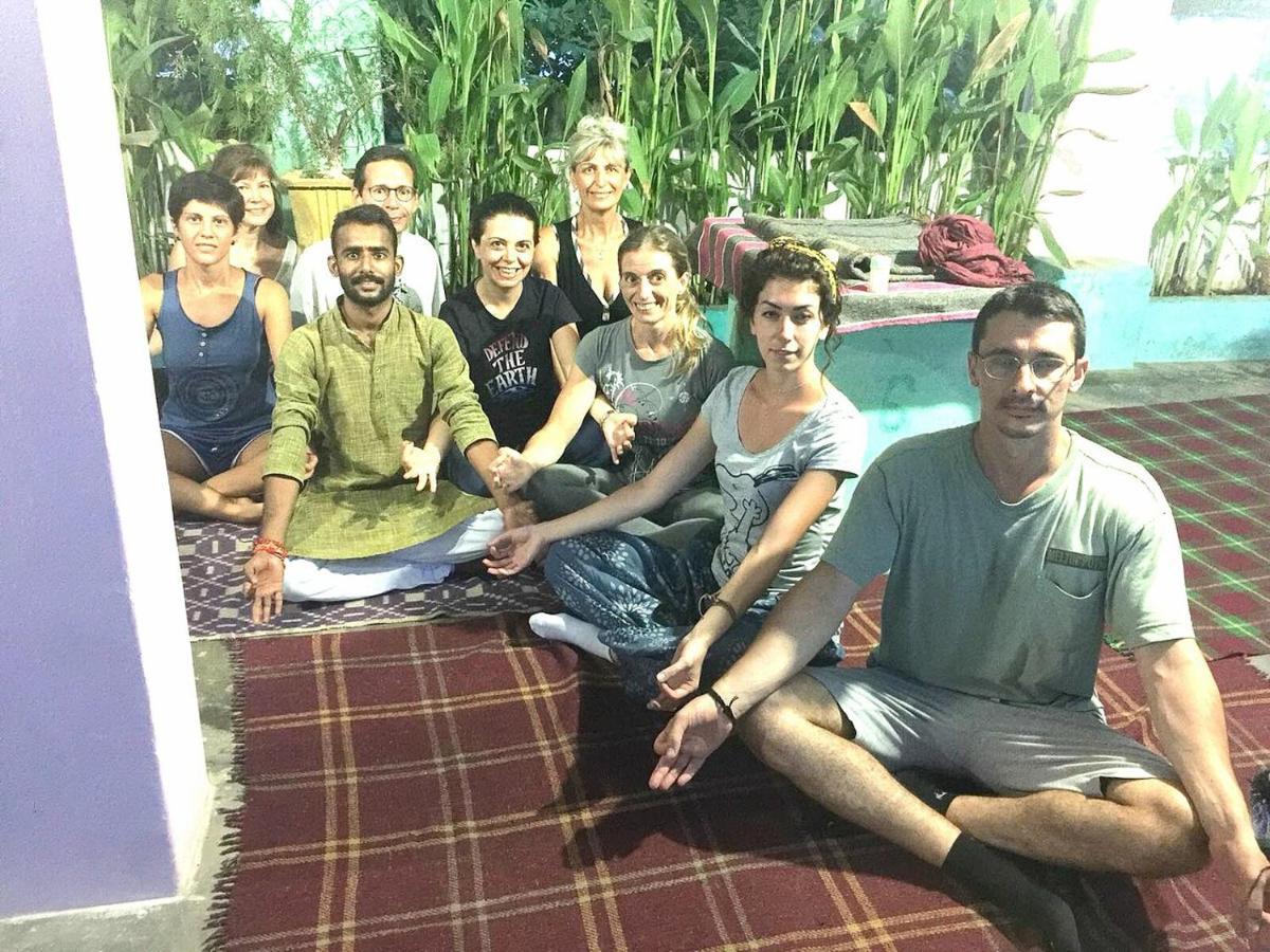 Hotel Yogi Lodge Khajuraho Ngoại thất bức ảnh