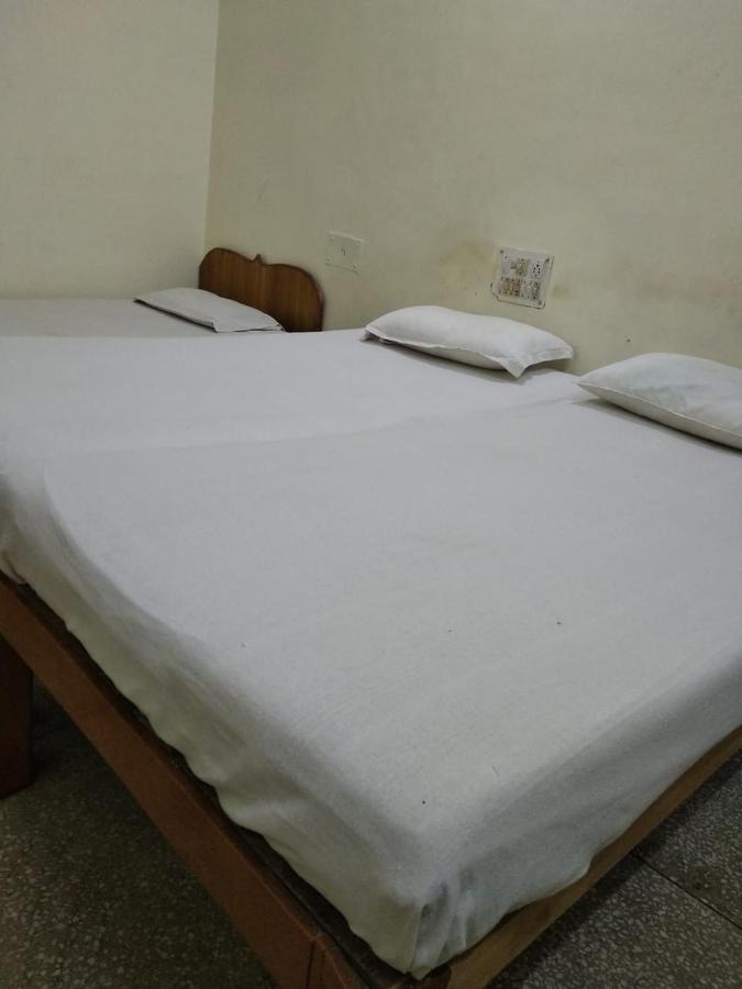 Hotel Yogi Lodge Khajuraho Ngoại thất bức ảnh