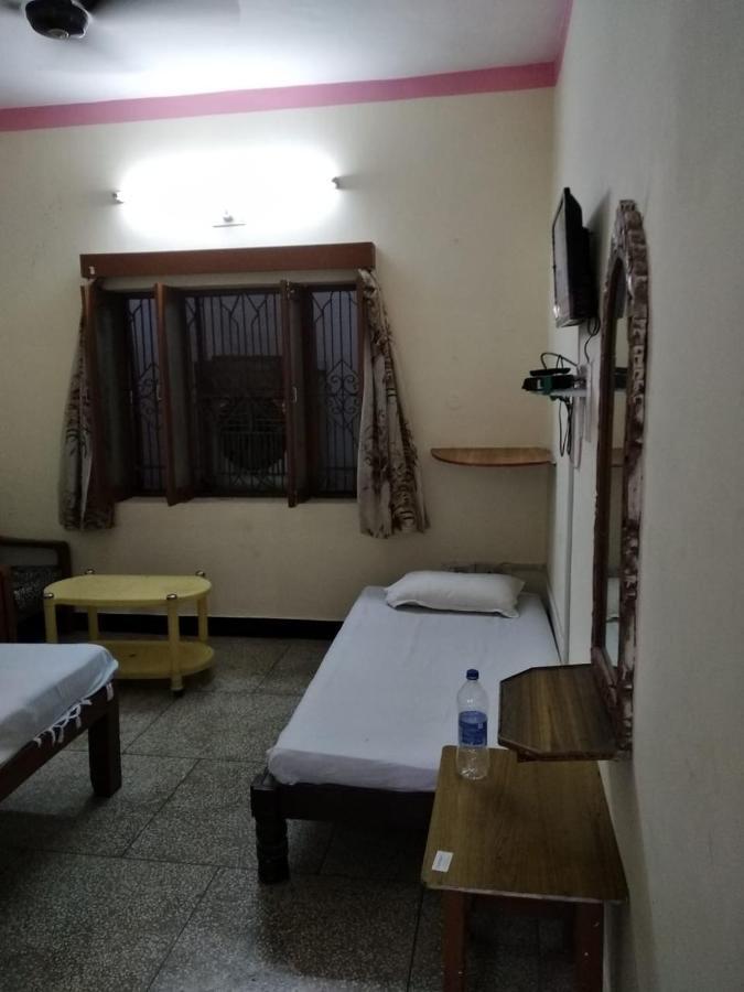 Hotel Yogi Lodge Khajuraho Ngoại thất bức ảnh