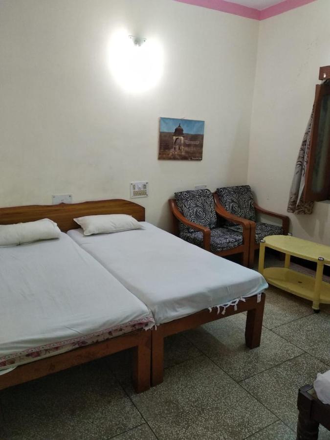 Hotel Yogi Lodge Khajuraho Ngoại thất bức ảnh