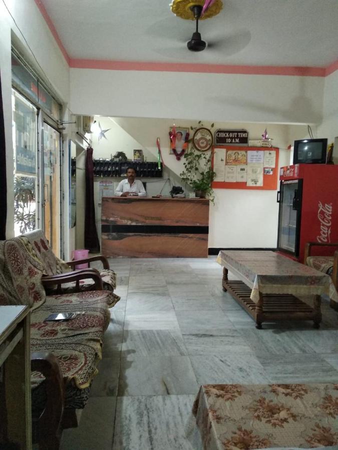 Hotel Yogi Lodge Khajuraho Ngoại thất bức ảnh
